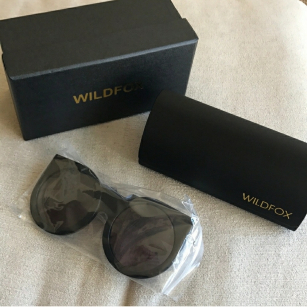 ᴛʀɪsʜᴀ ᴘᴀʏᴛᴀs (ᴛʀɪsʜᴘ88) ᴀᴄᴛᴜᴀʟ WILDFOX sᴜɴɢʟᴀssᴇs